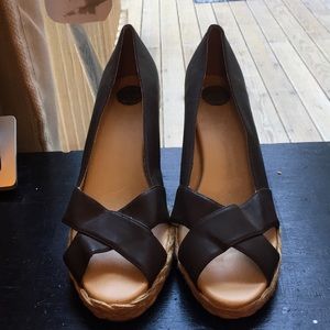 Brown Covergirl wedge * Never Worn*